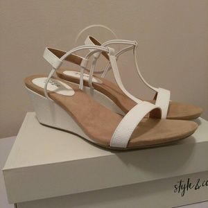 Style & Co Mulan White Snake Sandal Sz 10.5